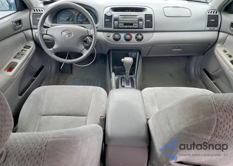 2003 Toyota Camry Le z USA, uszkodzony, nr VIN 4T1BE32K93U228467